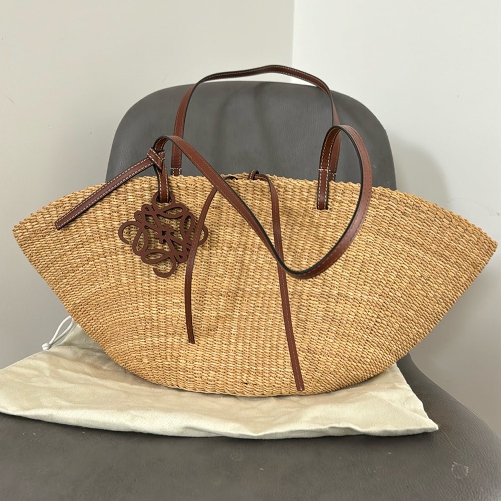 Small Shell Basket Bag Small in Elephant Grass with Leather Handles